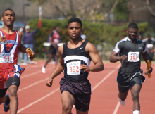 finish line of 4x100 relay Garland